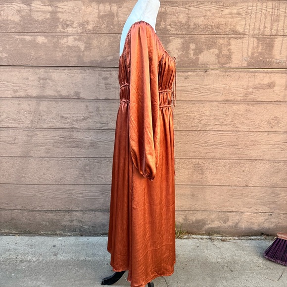 LUSH satin maxi - Picture 9 of 11